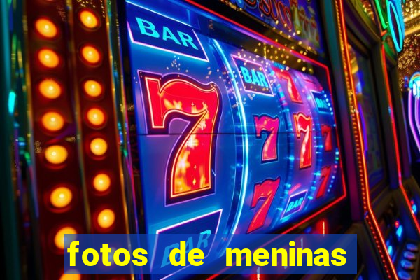 fotos de meninas de cabelo cacheado no espelho